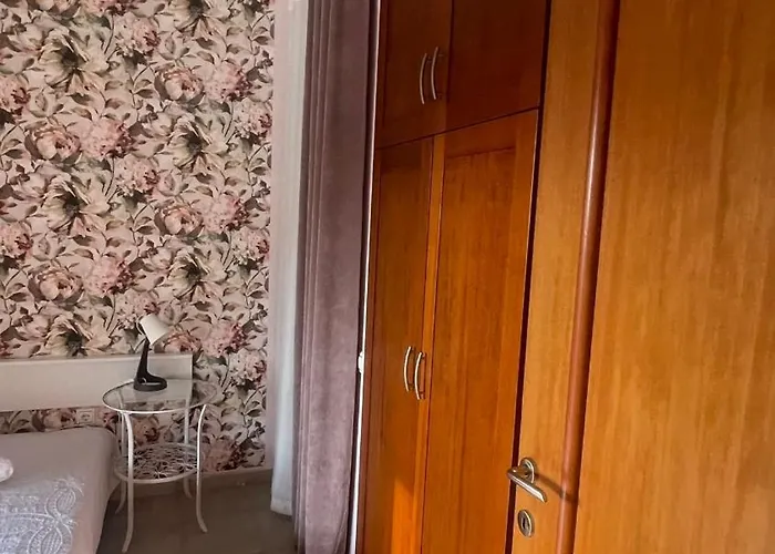 Ira's House Case de vacanță