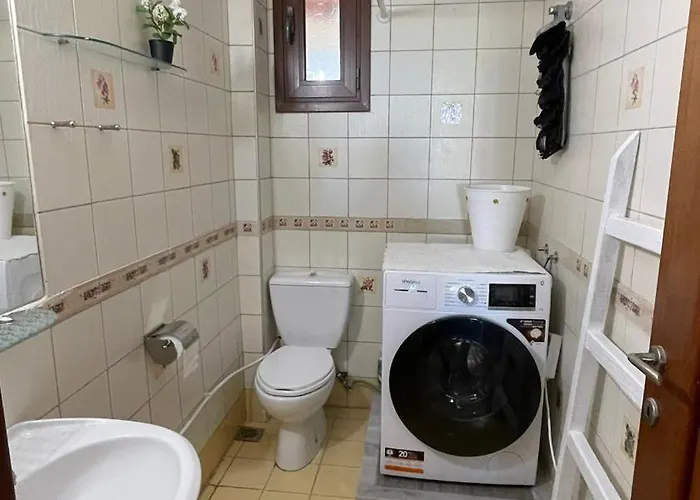 Ira's House Case de vacanță